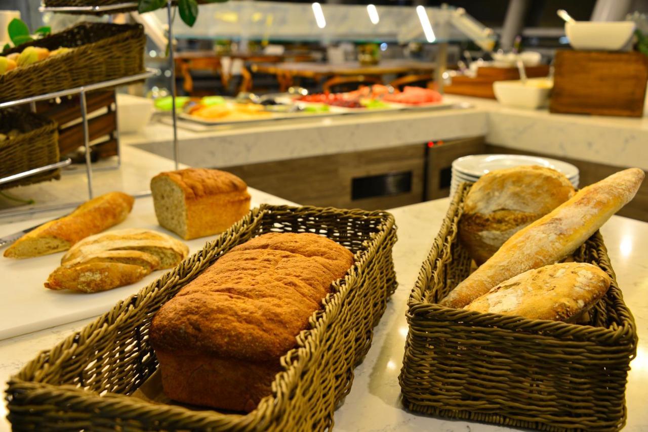 Baruk Guadalajara Hotel de Autor Exterior foto Bread at a buffet